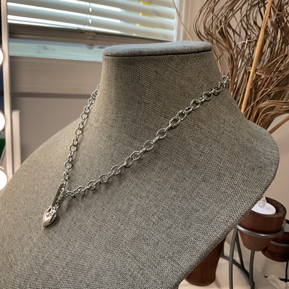 Silver Tone stainless steel Chain Linked Heart Toggle Necklace. - Picture 5 of 5